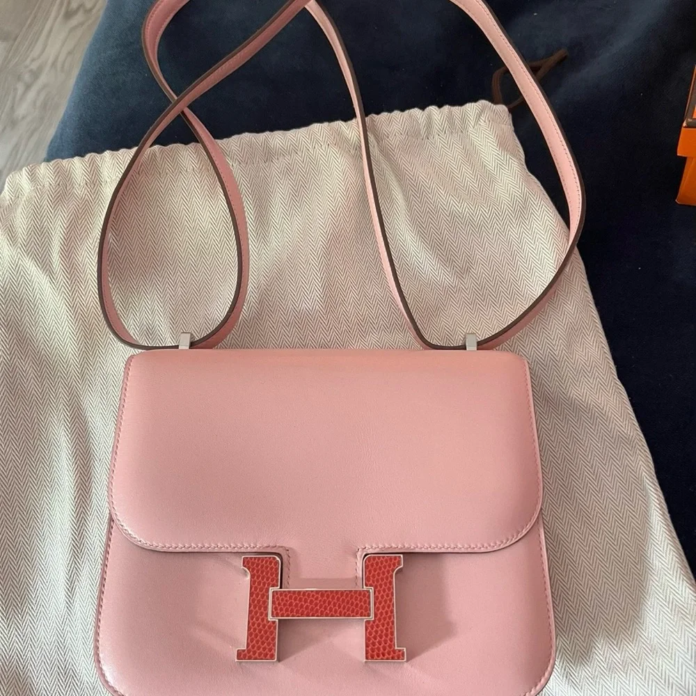 Hermes Rose Sakura Bougainvillea Lizard
Constance mini 18/19 handbag rare!! - Picture 1 of 6